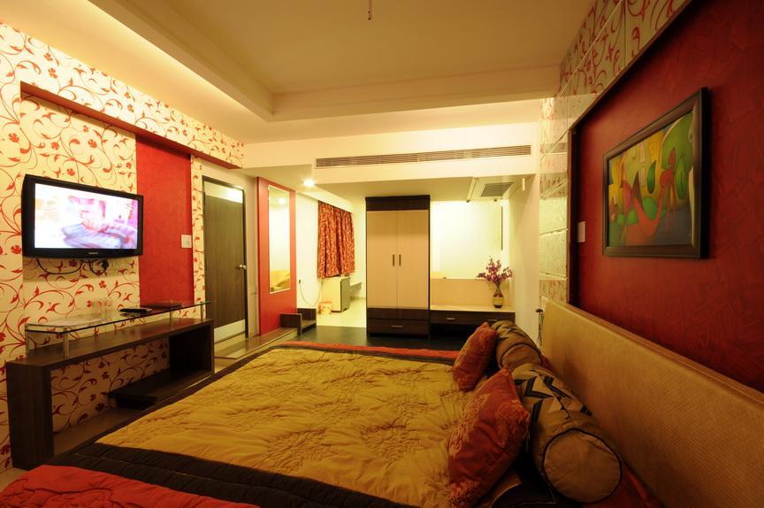 Hotel Surabhi Regency Ананд Экстерьер фото