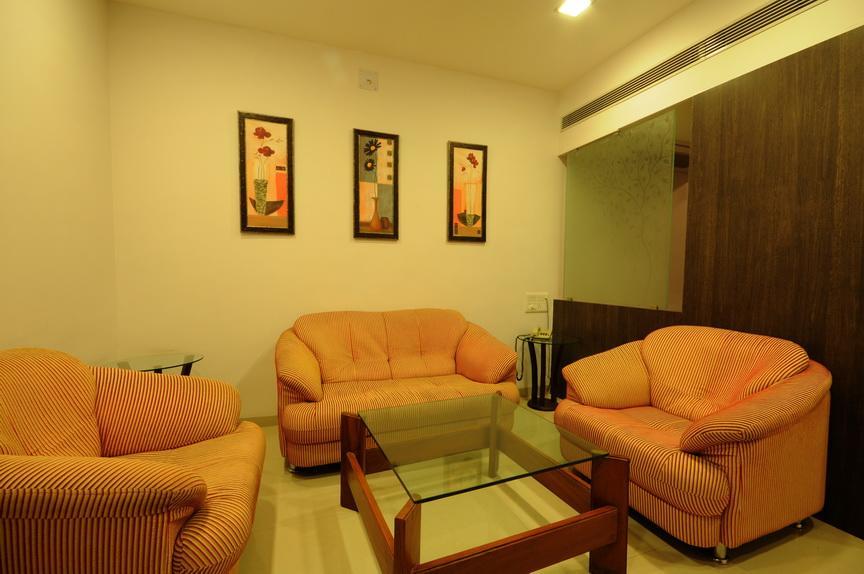 Hotel Surabhi Regency Ананд Экстерьер фото