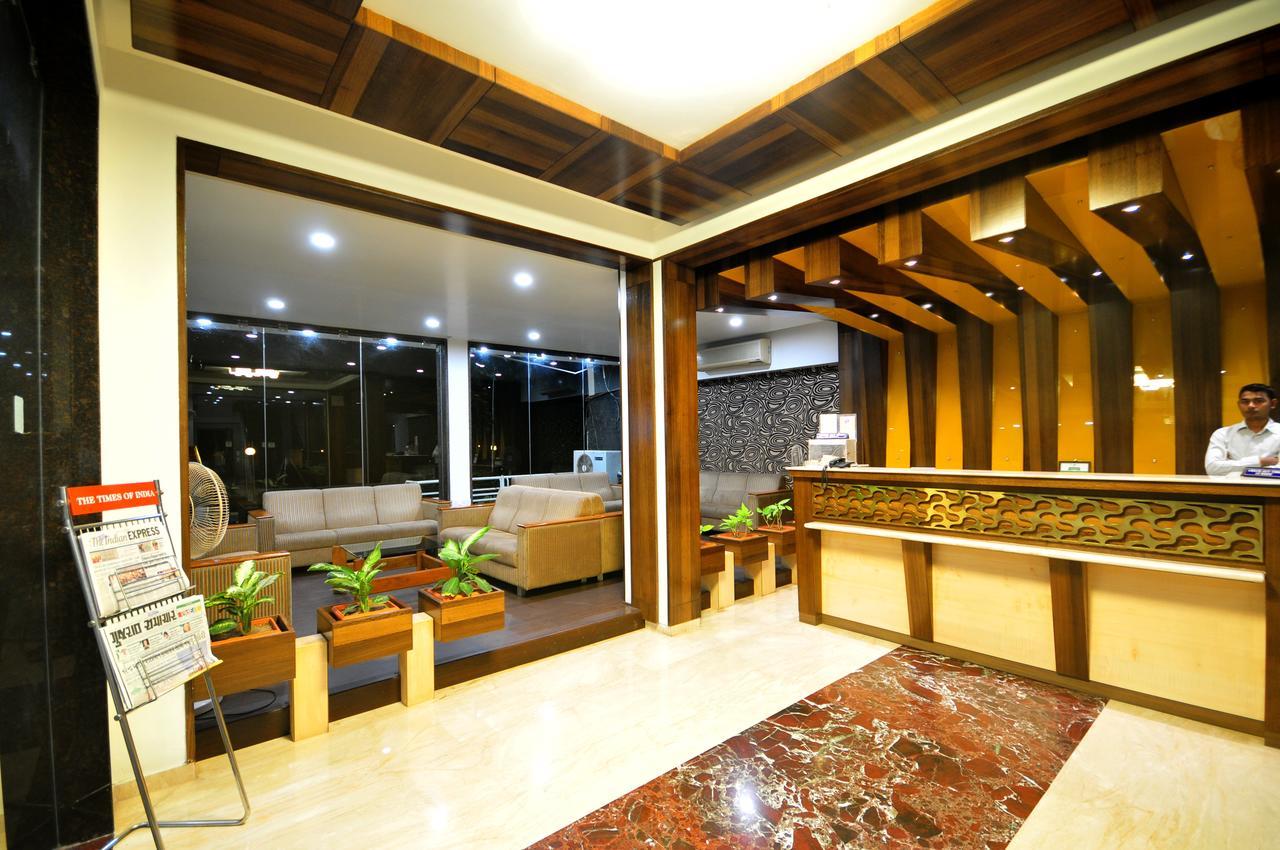 Hotel Surabhi Regency Ананд Экстерьер фото